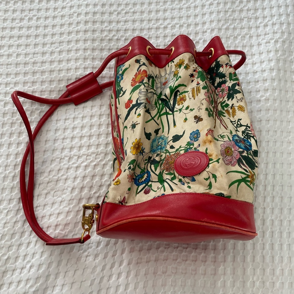 Gucci vintage floral drawstring bucket bag with red leather